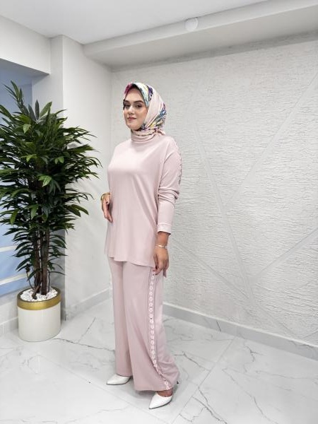 CEREMONY 5983 TUNİĞİNİN VE PANTOLONUN YANLARI ZIMBA TAŞ VE DUBAI DETAY BAMBU TAKIM PEMBE