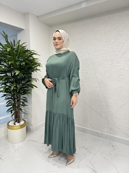 CEREMONY 5762 BELDEN KUŞAKLI KOLLARI BÜZGÜ DETAYLI MEMOL CUPRA ELBİSE TURMALİN YEŞİL