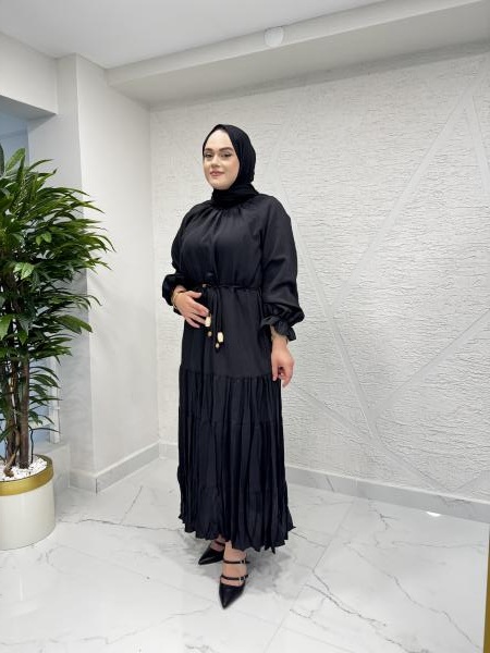 CEREMONY 5789 YAKASI FIR FIR VE BÜZGÜ DETAYLI UCU KRAŞLI CUPRA ELBİSE SİYAH