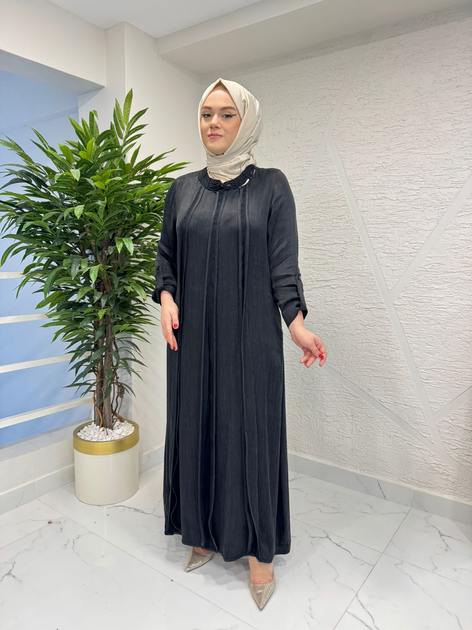 LISSMORE 1003 KOLLARI BAĞLAMALI VE ÖNDEN OLUK DETAYLI ELBİSE SİYAH