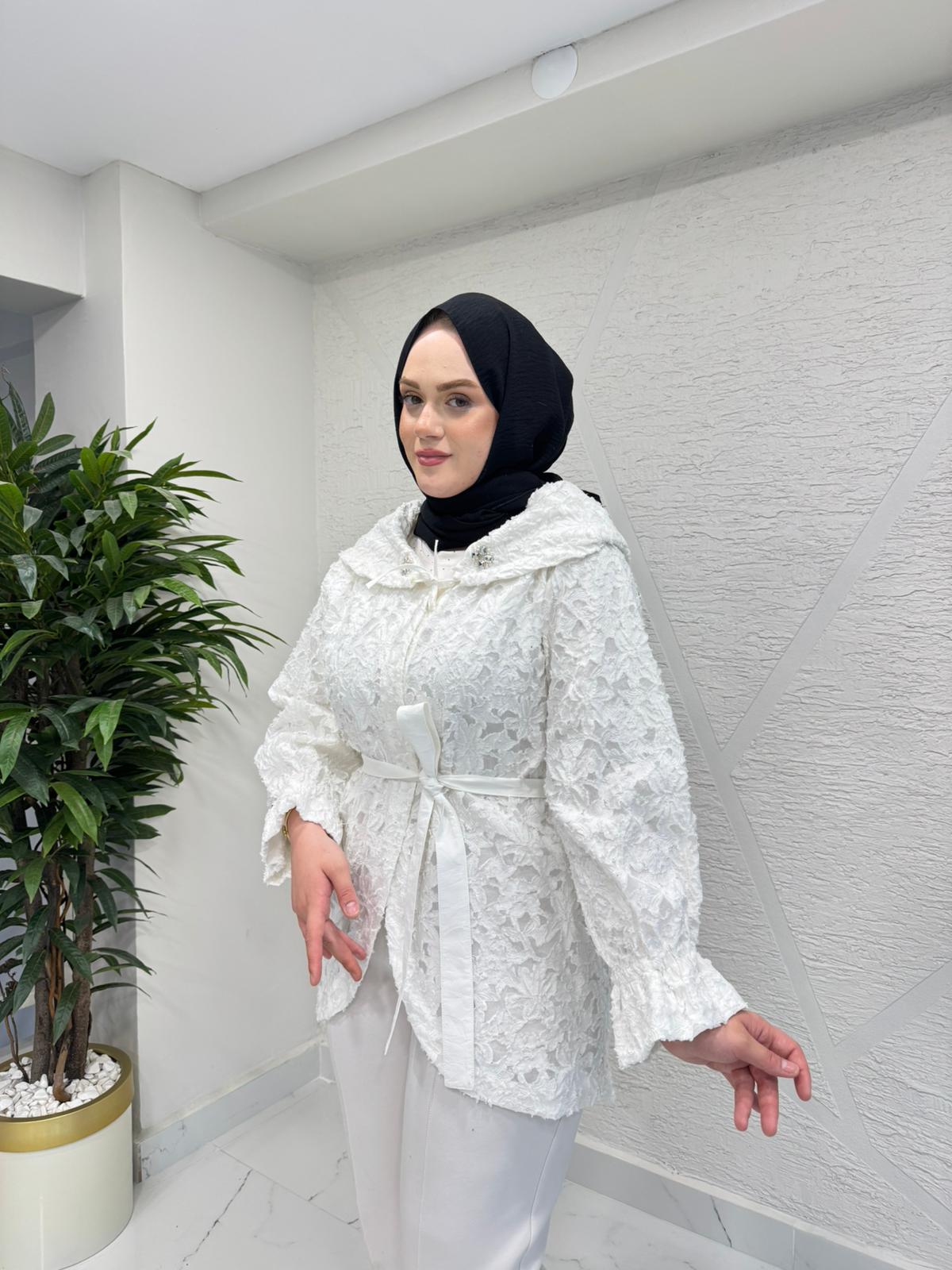 CEREMONY 26Y865 YAKASI BAĞCIKLI ORGANZE JAKAR BELDEN KUŞAKLI KISA KAP EKRU