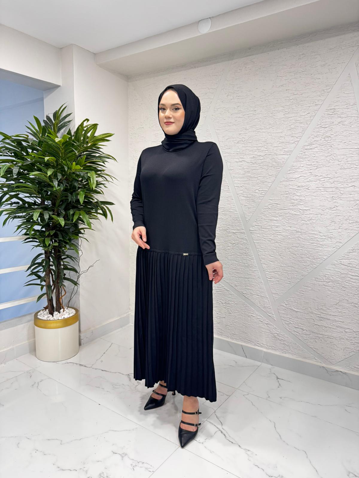 NİLİWİ 3110 ETEĞİ PİLİSELİ TRİKO ELBİSE SİYAH