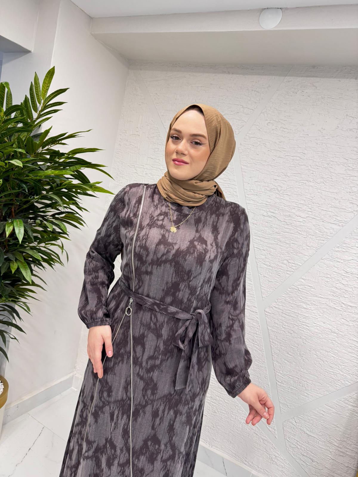 CLEMENCE 5393 YANLARI FERMUAR DETAYLI İPEK ELBİSE KAHVERENGİ