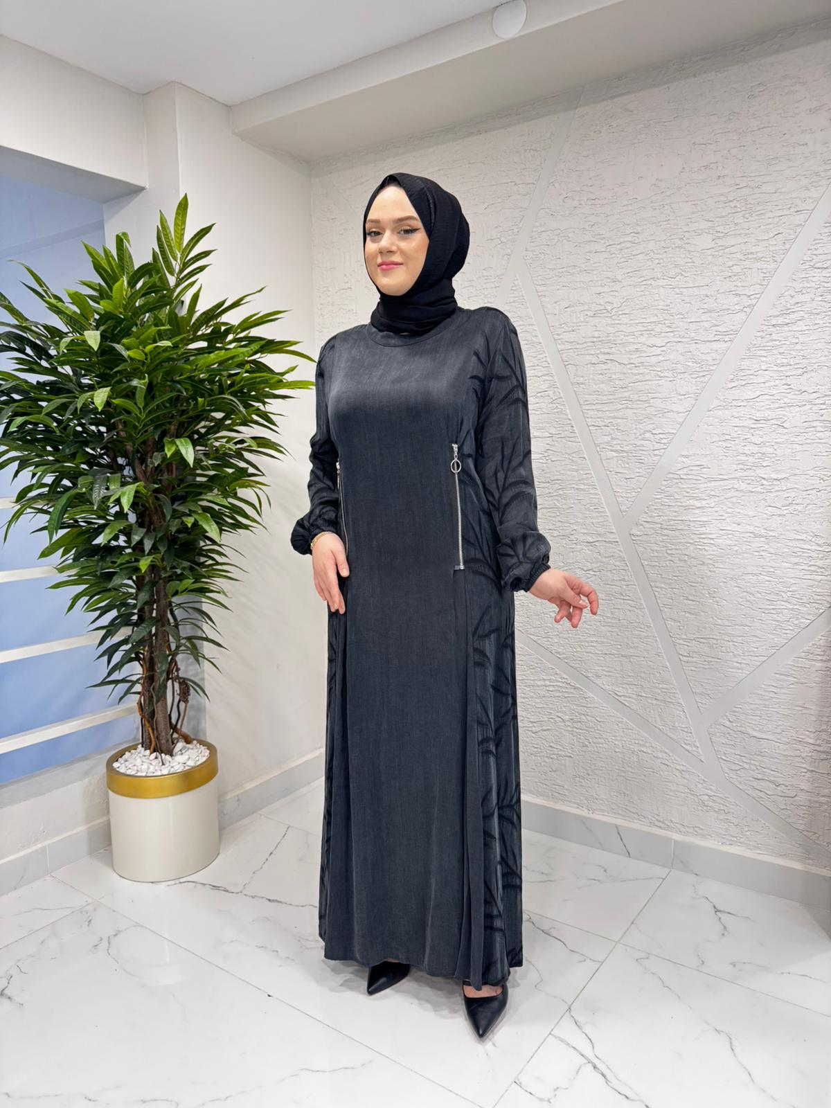 CLEMENCE 5401 FERMUAR DETAYLI İPEK ELBİSE SİYAH