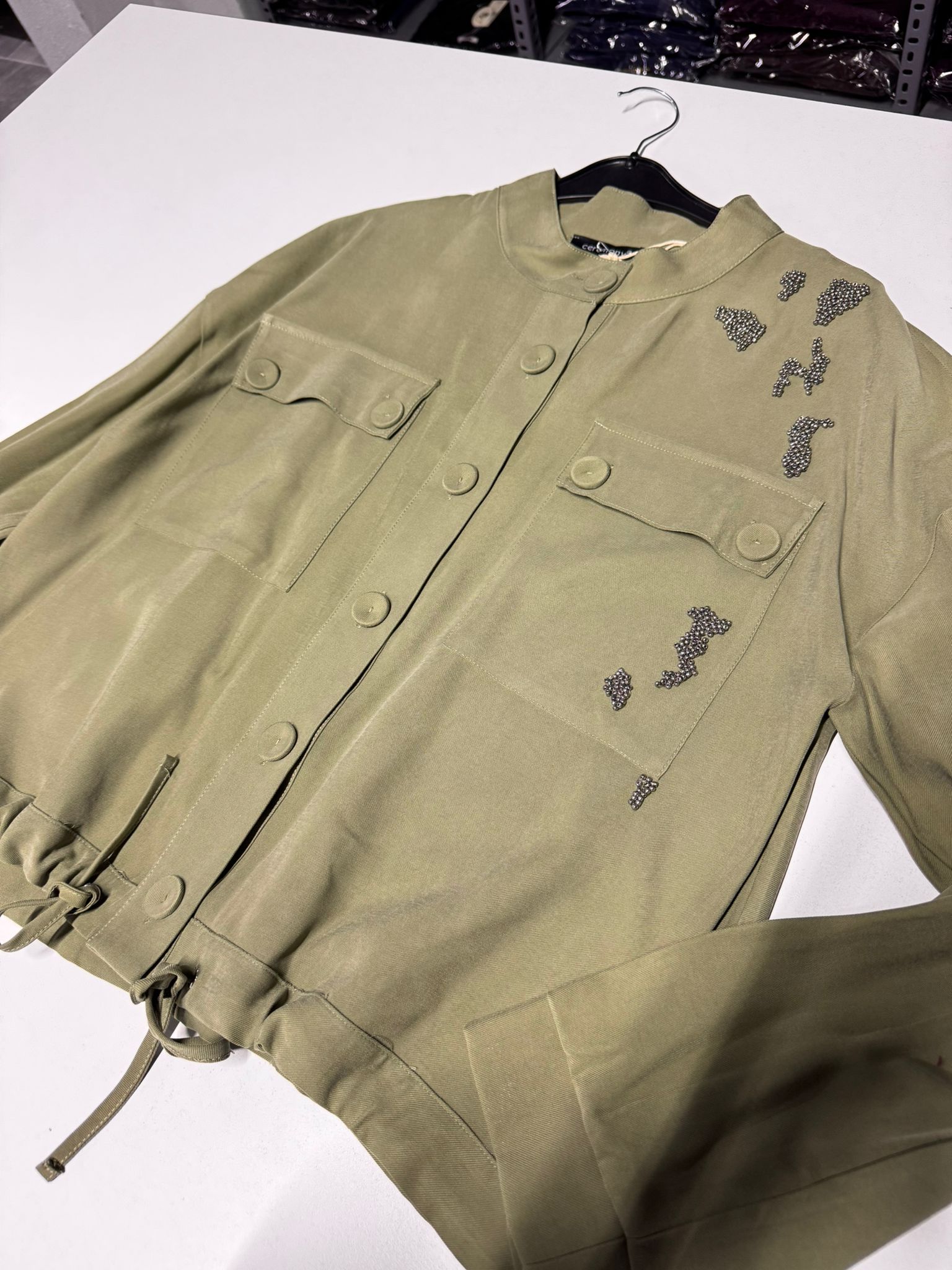 CEREMONY 6826 HAKİM YAKA CEPLİ VE İŞLEMELİ KISA CEKET HAKİ