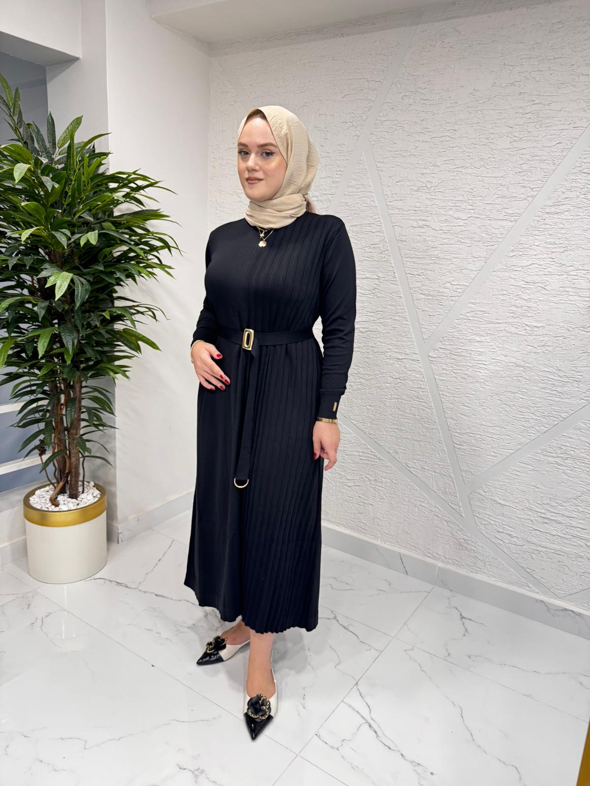 NİLİWİ 3093 SOL TARAFI PİLELİ TRİKO ELBİSE SİYAH