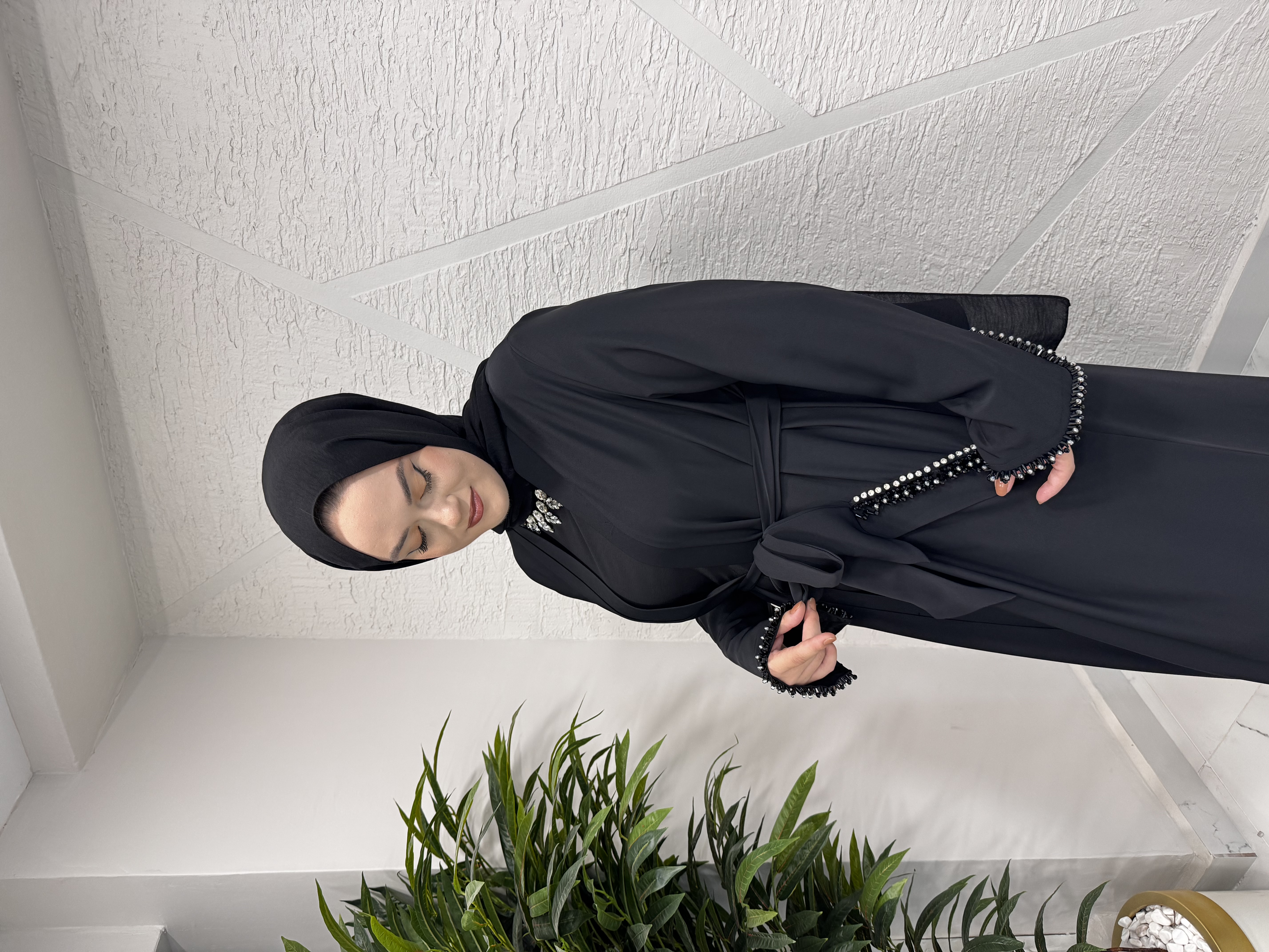ETRUCCI 6215 KOL UCU VE CEP KENARLARINDA TAŞ İŞLEMELİ ABAYA SİYAH