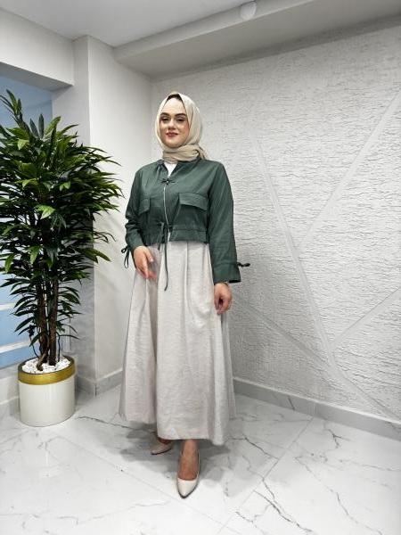 CEREMONY 5899-5621 ETEK UCU VE KOLLARI BÜZGÜLÜ ÖNDEN FERMUARLI AKSESUARLI KISA DUBAI CEKET ETEK TAKIM TURMALİN YEŞİL-TAŞ