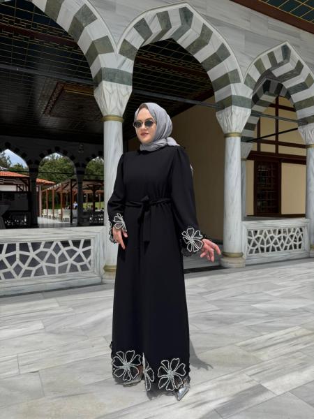 TANE 4802 KOLLARI VE ETEĞİ ÇİÇEKLİ ABAYA SİYAH